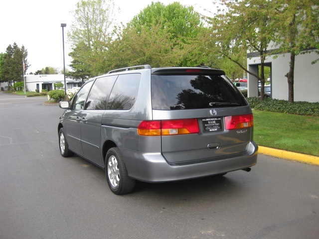 2002 Honda Odyssey EX Minivan Power Doors / Bucket Seats / V6 / Clean   - Photo 3 - Portland, OR 97217
