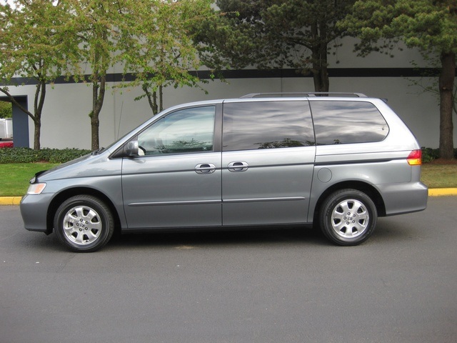 2002 Honda Odyssey EX Minivan Power Doors / Bucket Seats / V6 / Clean   - Photo 2 - Portland, OR 97217