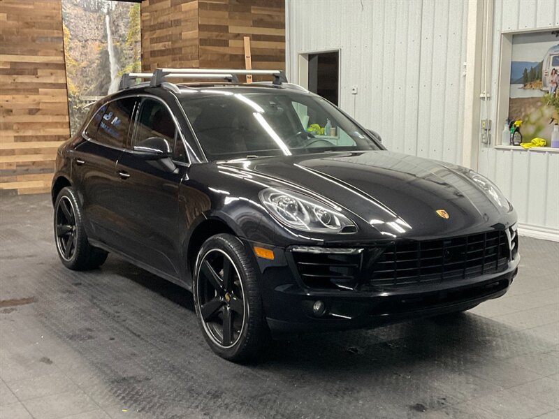 2016 Porsche Macan S Sport Utility AWD / TWIN TURBO/ 56,000 MILES  LOCAL SUV / FULLY LOADED / Pano Sunroof / Sport Chrono Pkg / SHARP & CLEAN !! - Photo 2 - Gladstone, OR 97027
