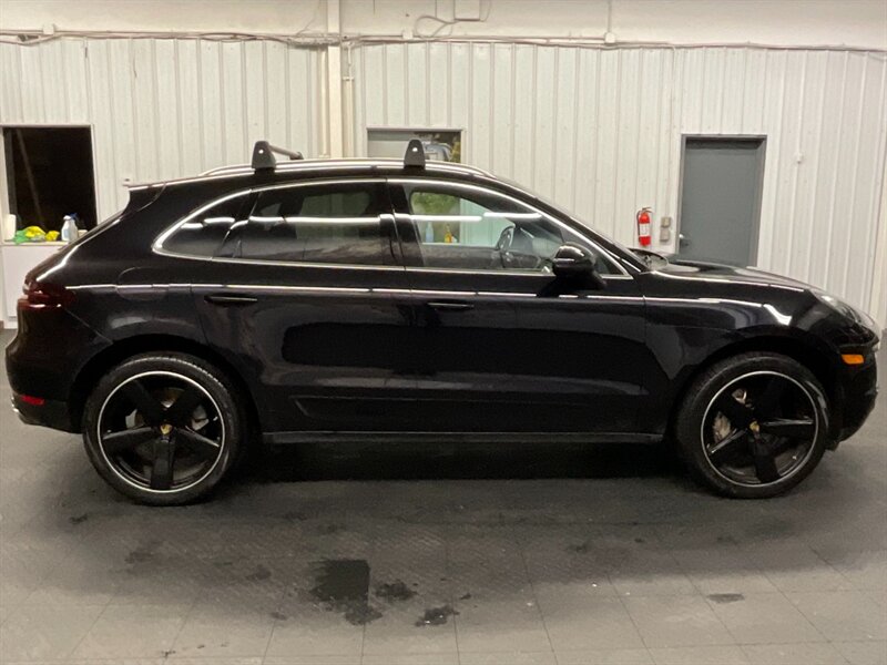 2016 Porsche Macan S Sport Utility AWD / TWIN TURBO/ 56,000 MILES  LOCAL SUV / FULLY LOADED / Pano Sunroof / Sport Chrono Pkg / SHARP & CLEAN !! - Photo 4 - Gladstone, OR 97027