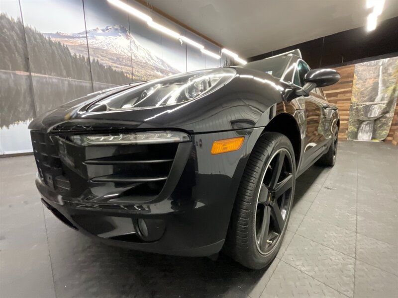 2016 Porsche Macan S Sport Utility AWD / TWIN TURBO/ 56,000 MILES  LOCAL SUV / FULLY LOADED / Pano Sunroof / Sport Chrono Pkg / SHARP & CLEAN !! - Photo 9 - Gladstone, OR 97027