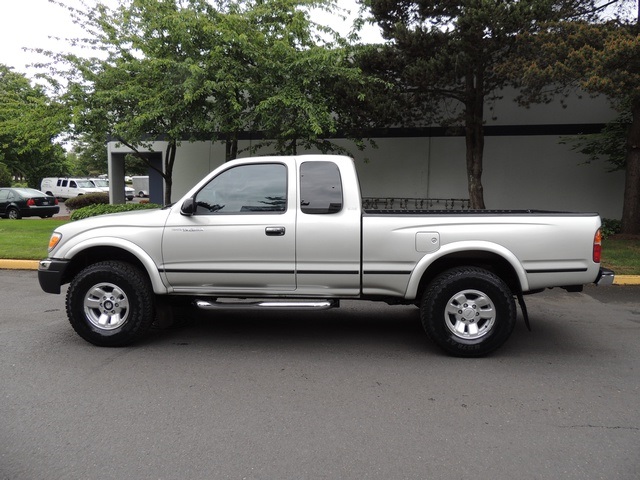 2000 Toyota Tacoma SR5 V6/ 4x4/ Xtra Cab/ 1-OWNER/ 46,450 miles   - Photo 3 - Portland, OR 97217