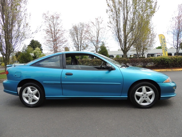 1998 Chevrolet Cavalier Z24 / 2DR Coupe / 5-Speed manual/ 4Cyl / Gas Saver   - Photo 4 - Portland, OR 97217