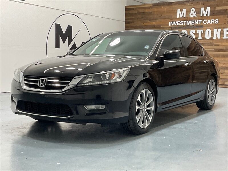 2013 Honda Accord Sport Sedan / 2.4L 4Cyl / 6-SPEED MANUAL/1-OWNER  / Backup Camera