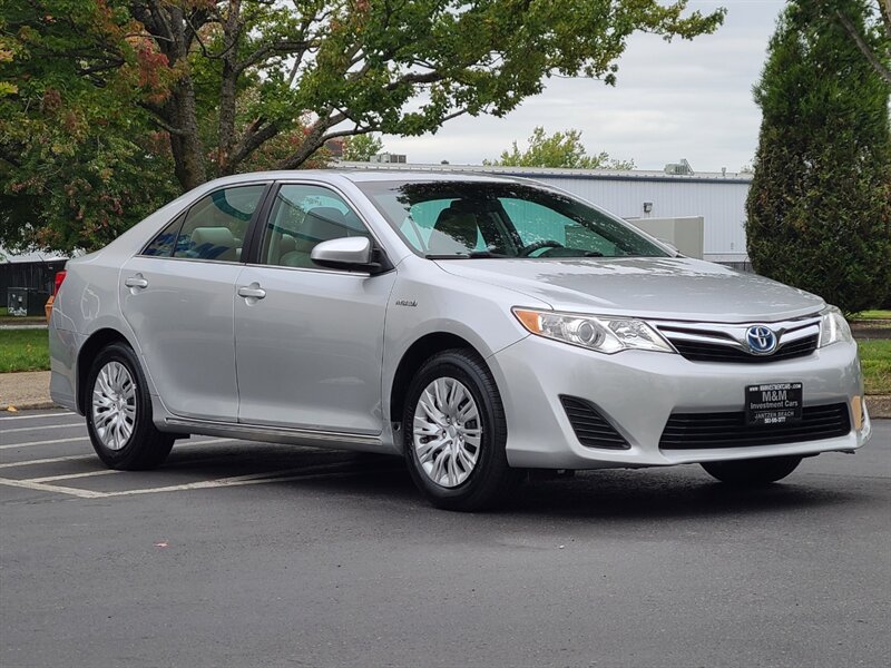 2012 Toyota Camry Hybrid LE Sedan / HYBRID / 4-cyl 2.5L / 86K MLS / 1-OWNER  / Local / Excellent Condition / Low Miles - Photo 2 - Portland, OR 97217