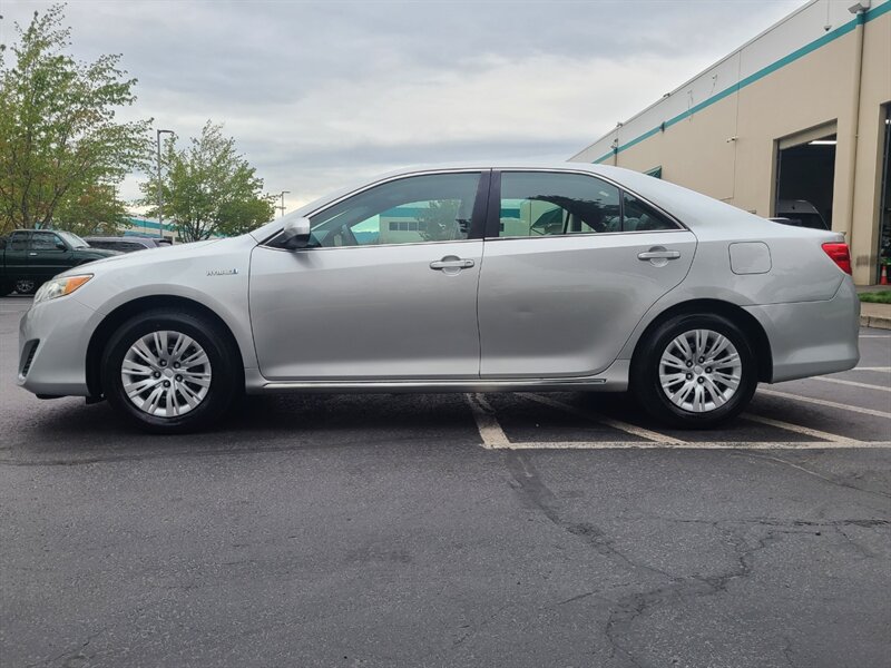 2012 Toyota Camry Hybrid LE Sedan / HYBRID / 4-cyl 2.5L / 86K MLS / 1-OWNER  / Local / Excellent Condition / Low Miles - Photo 3 - Portland, OR 97217