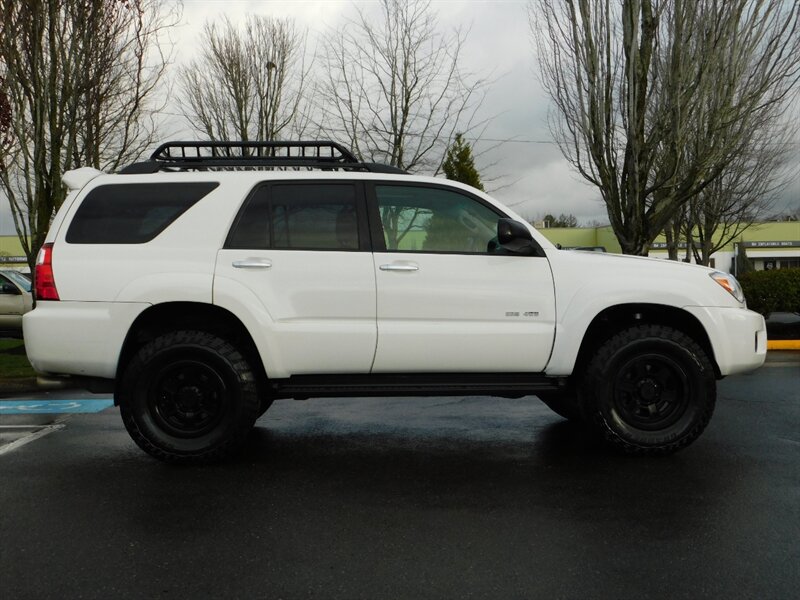 2007 Toyota 4Runner SR5 4X4 / V6 / Leather / Sunroof / LIFTED LOW MILE   - Photo 4 - Portland, OR 97217