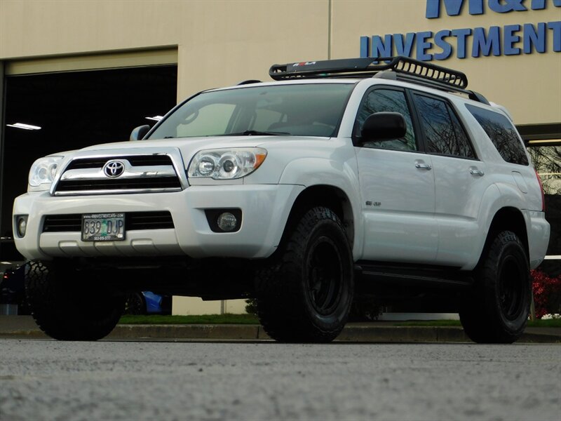 2007 Toyota 4Runner SR5 4X4 / V6 / Leather / Sunroof / LIFTED LOW MILE   - Photo 1 - Portland, OR 97217