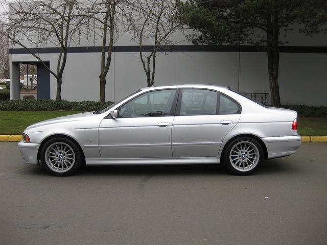 2001 BMW 540i/8Cyl/ 6-Speed Manual/ Navigation   - Photo 3 - Portland, OR 97217
