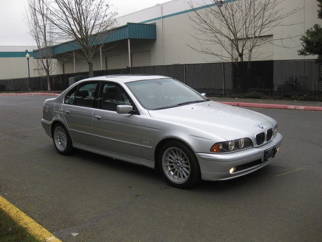 2001 BMW 540i/8Cyl/ 6-Speed Manual/ Navigation   - Photo 2 - Portland, OR 97217