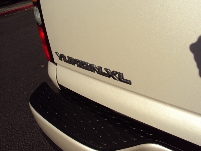 2006 GMC Yukon XL Denali NAVIGATION/ REAR DVD/4WD - Photo 13 - Portland, OR 97217