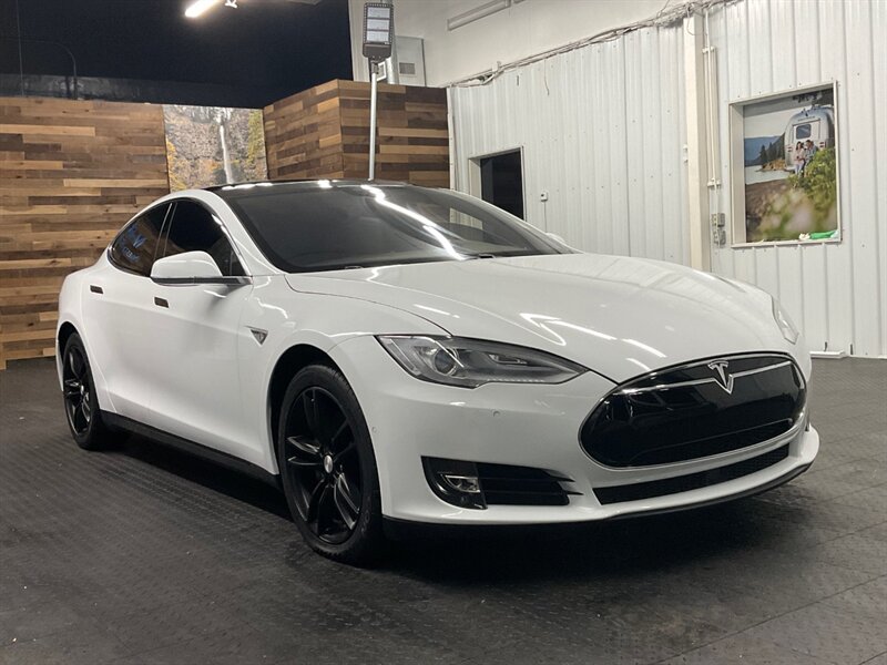 2015 Tesla Model S   - Photo 2 - Gladstone, OR 97027