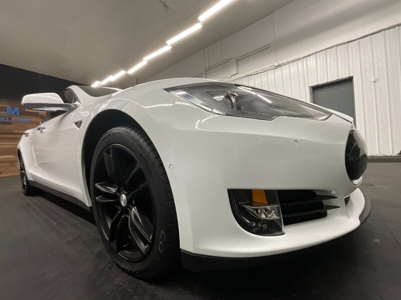 2015 Tesla Model S   - Photo 10 - Gladstone, OR 97027