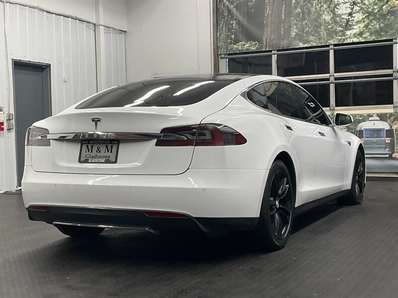 2015 Tesla Model S   - Photo 8 - Gladstone, OR 97027