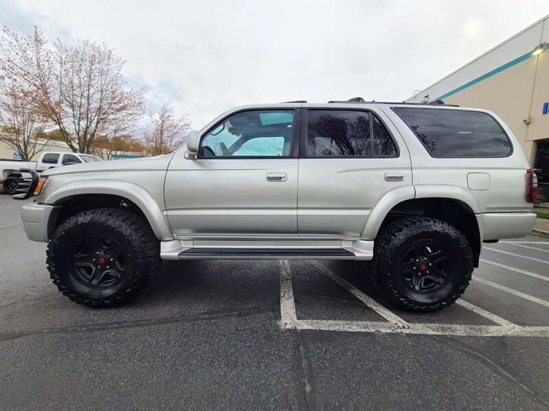 2000 Toyota 4Runner 4X4 / V6 / NEW TIMING BELT / NEW LIFT / LOW MILES  / 3.4 L / SUN ROOF / NEW TIRES / LOCAL / NO RUST - Photo 3 - Portland, OR 97217