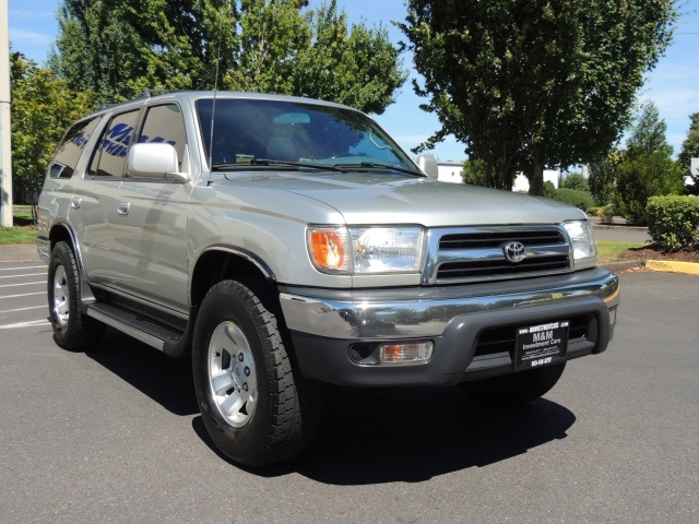 1999 Toyota 4Runner SR5 limited moon roof low miles v6   - Photo 2 - Portland, OR 97217