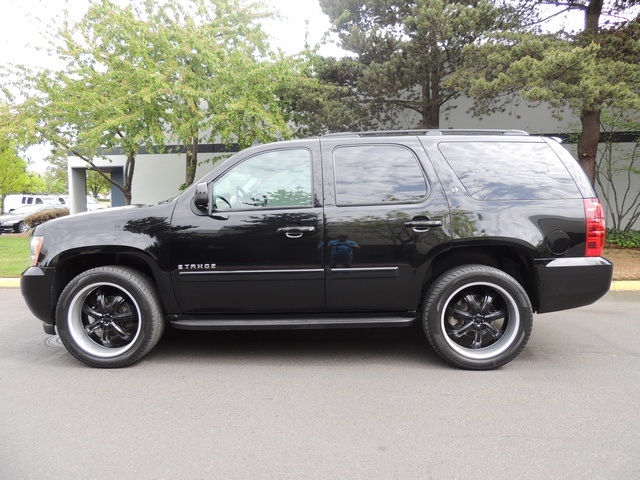 2008 Chevrolet Tahoe LT 4WD / Navigation / DVD / 3rd Seat / 22 Wheels   - Photo 3 - Portland, OR 97217
