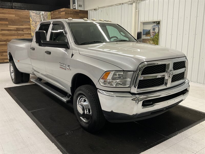 2016 RAM 3500 Tradesman Crew Cab 4X4 6.7L DIESEL / DUALLY  / LONG BED / Backup Camera / Excel Cond - Photo 2 - Gladstone, OR 97027