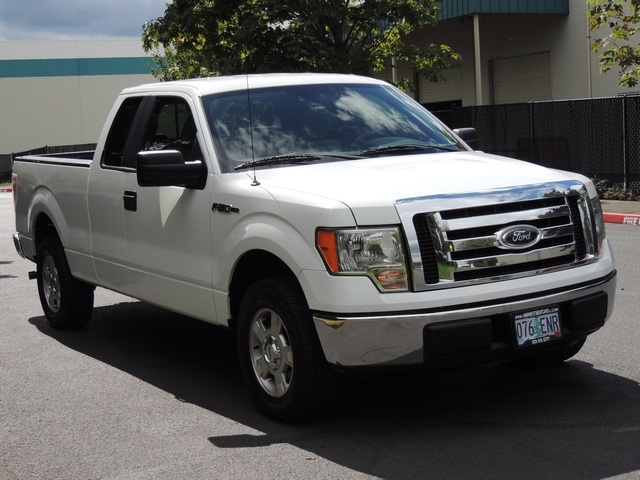 2009 Ford F-150 XLT / Extended Cab / Automatic / 1-OWNER   - Photo 2 - Portland, OR 97217