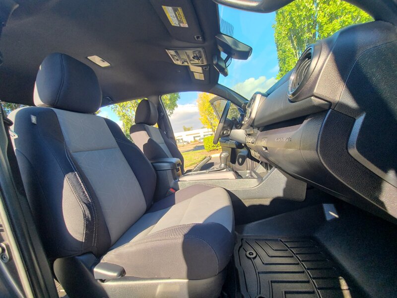 2020 Toyota Tacoma TRD Off-Road 4X4 E-LOCKER / CRAWL CONTROL / LIFTED / V6 / BLIND SPOT & LANE ASSIST / REAR DIFF LOCKER - Photo 14 - Portland, OR 97217