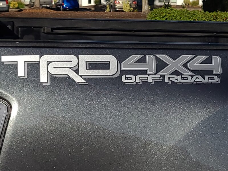 2020 Toyota Tacoma TRD Off-Road 4X4 E-LOCKER / CRAWL CONTROL / LIFTED / V6 / BLIND SPOT & LANE ASSIST / REAR DIFF LOCKER - Photo 21 - Portland, OR 97217
