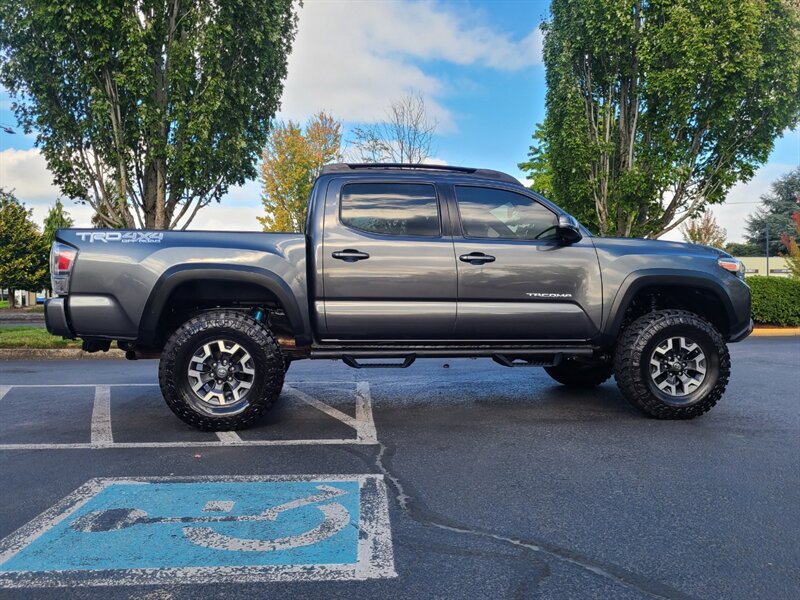 2020 Toyota Tacoma TRD Off-Road 4X4 E-LOCKER / CRAWL CONTROL / LIFTED / V6 / BLIND SPOT & LANE ASSIST / REAR DIFF LOCKER - Photo 4 - Portland, OR 97217