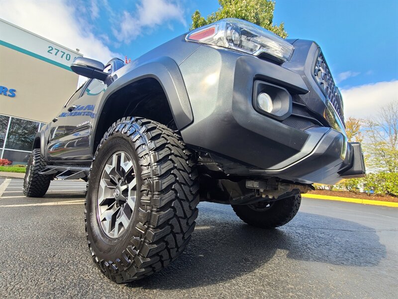 2020 Toyota Tacoma TRD Off-Road 4X4 E-LOCKER / CRAWL CONTROL / LIFTED / V6 / BLIND SPOT & LANE ASSIST / REAR DIFF LOCKER - Photo 10 - Portland, OR 97217