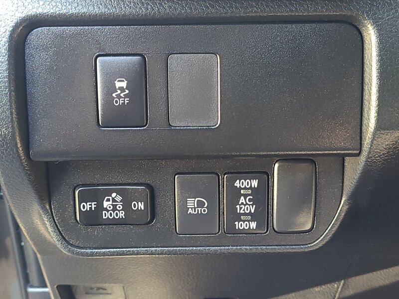 2020 Toyota Tacoma TRD Off-Road 4X4 E-LOCKER / CRAWL CONTROL / LIFTED / V6 / BLIND SPOT & LANE ASSIST / REAR DIFF LOCKER - Photo 33 - Portland, OR 97217