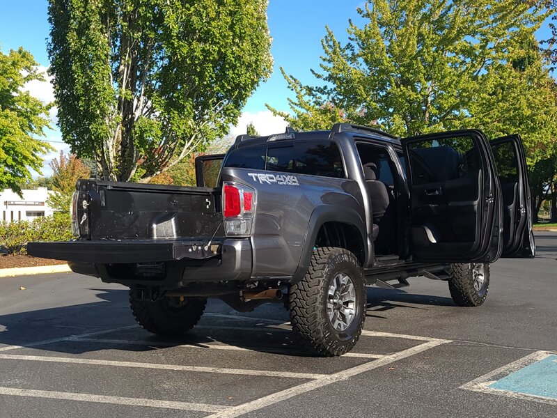 2020 Toyota Tacoma TRD Off-Road 4X4 E-LOCKER / CRAWL CONTROL / LIFTED / V6 / BLIND SPOT & LANE ASSIST / REAR DIFF LOCKER - Photo 28 - Portland, OR 97217