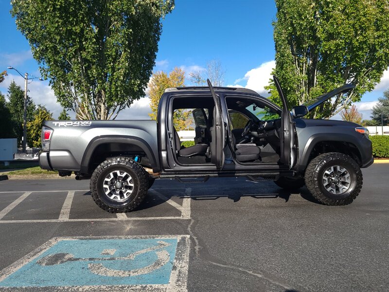 2020 Toyota Tacoma TRD Off-Road 4X4 E-LOCKER / CRAWL CONTROL / LIFTED / V6 / BLIND SPOT & LANE ASSIST / REAR DIFF LOCKER - Photo 24 - Portland, OR 97217