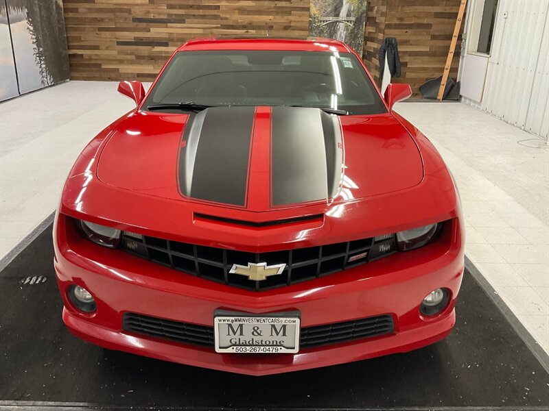 2010 Chevrolet Camaro SS 2dr Coupe / 6.2L V8 HO / 6-SPEED / 71,000 MILES  / LOCAL OREGON CAR / Leather & Heated Seats / Sunroof / BLACK WHEELS / SHARP & SUPER CLEAN !! - Photo 5 - Gladstone, OR 97027