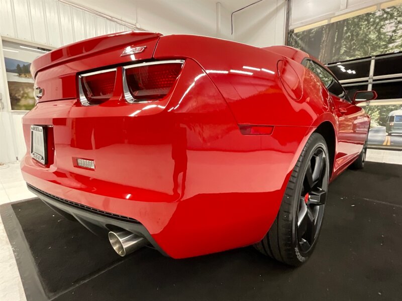 2010 Chevrolet Camaro SS 2dr Coupe / 6.2L V8 HO / 6-SPEED / 71,000 MILES  / LOCAL OREGON CAR / Leather & Heated Seats / Sunroof / BLACK WHEELS / SHARP & SUPER CLEAN !! - Photo 11 - Gladstone, OR 97027