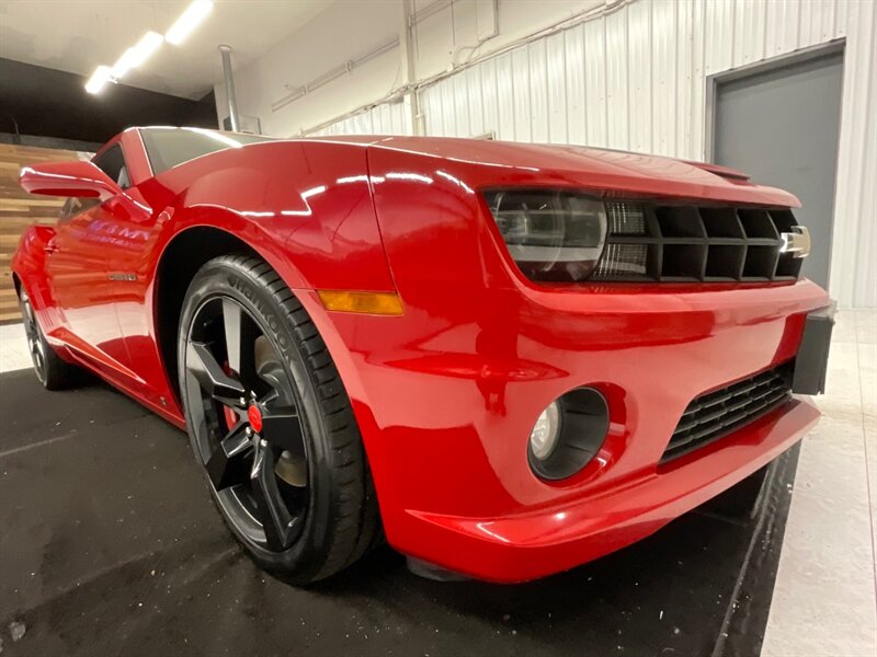 2010 Chevrolet Camaro SS 2dr Coupe / 6.2L V8 HO / 6-SPEED / 71,000 MILES  / LOCAL OREGON CAR / Leather & Heated Seats / Sunroof / BLACK WHEELS / SHARP & SUPER CLEAN !! - Photo 10 - Gladstone, OR 97027
