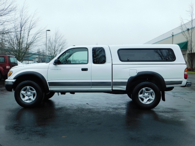 2004 Toyota Tacoma 4X4 Xtracab / Matching Canopy / 1-OWNER   - Photo 3 - Portland, OR 97217