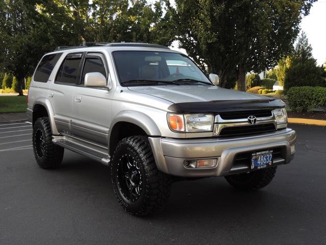 2001 Toyota 4Runner Limited / V6 3.4L / Leather / Sunroof / Lifted   - Photo 2 - Portland, OR 97217