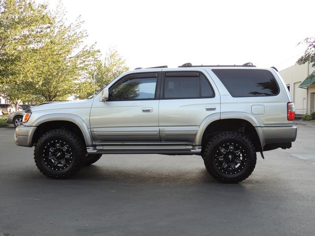 2001 Toyota 4Runner Limited / V6 3.4L / Leather / Sunroof / Lifted   - Photo 3 - Portland, OR 97217