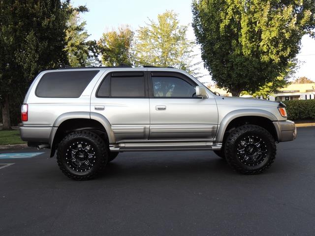 2001 Toyota 4Runner Limited / V6 3.4L / Leather / Sunroof / Lifted   - Photo 4 - Portland, OR 97217