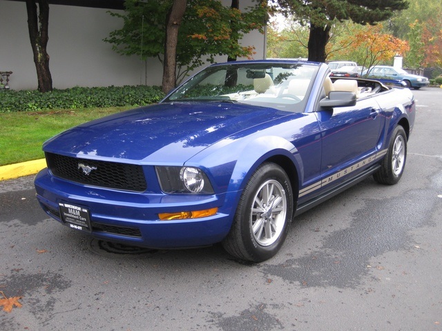 2005 Ford Mustang V6 / Leather/5-Spd manual/ 37K miles   - Photo 1 - Portland, OR 97217