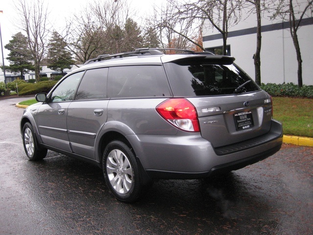 2009 Subaru Outback 2.5i Limited/ Leather/ Moonroof/ 1-Owner   - Photo 3 - Portland, OR 97217