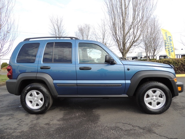 2006 Jeep Liberty Sport / 4X4 / 6Cyl / Automatic / 70,833 miles   - Photo 4 - Portland, OR 97217
