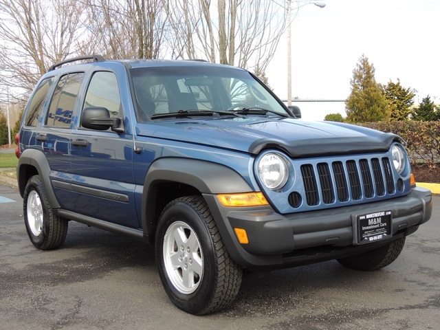 2006 Jeep Liberty Sport / 4X4 / 6Cyl / Automatic / 70,833 miles   - Photo 2 - Portland, OR 97217