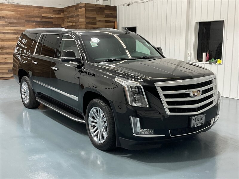2017 Cadillac Escalade ESV Sport Utility 4X4 / 6.2L V8 / Extended  / Leather heated & cooled seats - Photo 2 - Gladstone, OR 97027