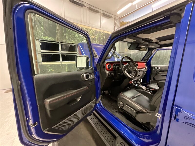 2019 Jeep Wrangler Unlimited Rubicon 4X4 / 3.6L V6 / LOADED LOADED  / Leather Heated Seats / Navigation & Camera / Alpine Sound /Adaptive Cruise / LOCAL OREGON SUV - Photo 30 - Gladstone, OR 97027
