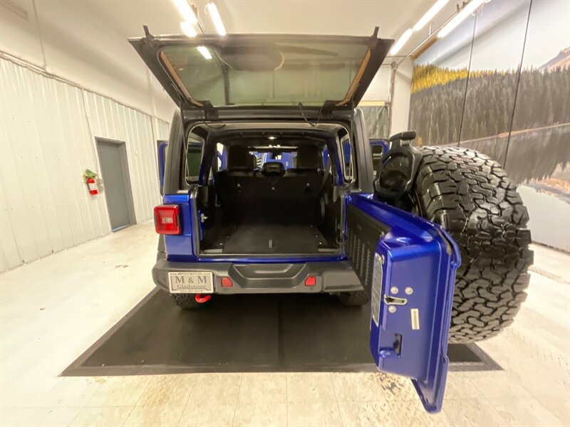 2019 Jeep Wrangler Unlimited Rubicon 4X4 / 3.6L V6 / LOADED LOADED  / Leather Heated Seats / Navigation & Camera / Alpine Sound /Adaptive Cruise / LOCAL OREGON SUV - Photo 33 - Gladstone, OR 97027