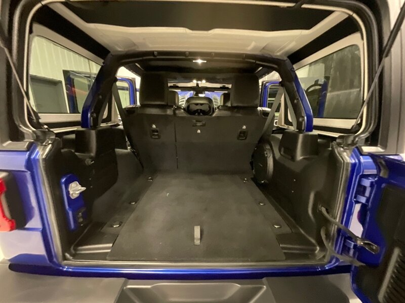 2019 Jeep Wrangler Unlimited Rubicon 4X4 / 3.6L V6 / LOADED LOADED  / Leather Heated Seats / Navigation & Camera / Alpine Sound /Adaptive Cruise / LOCAL OREGON SUV - Photo 22 - Gladstone, OR 97027