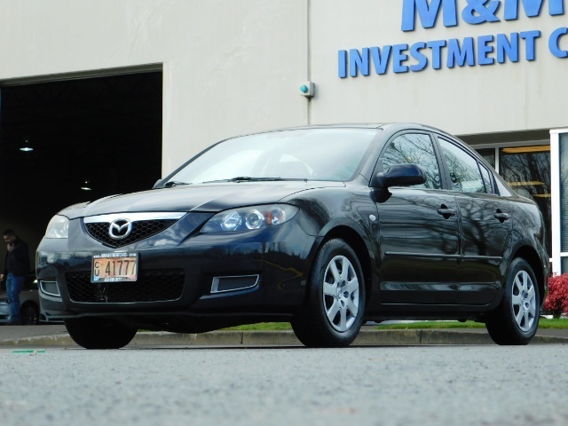 2009 Mazda Mazda3 i Sport / Sedan / 5-SPEED MANUAL / LOW MILES   - Photo 1 - Portland, OR 97217