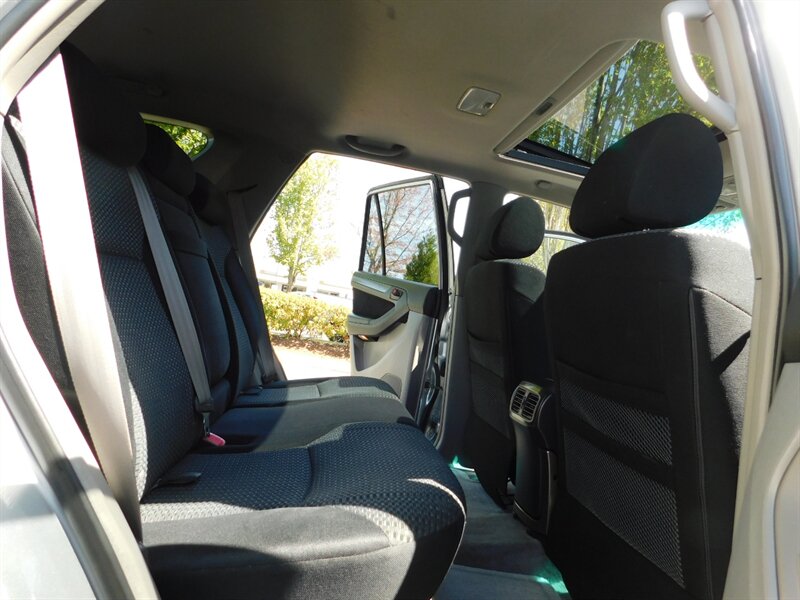 2006 Toyota 4Runner Sport Edition / 4x4 V6 / 1-Owner / LIFTED LIFTED   - Photo 17 - Portland, OR 97217