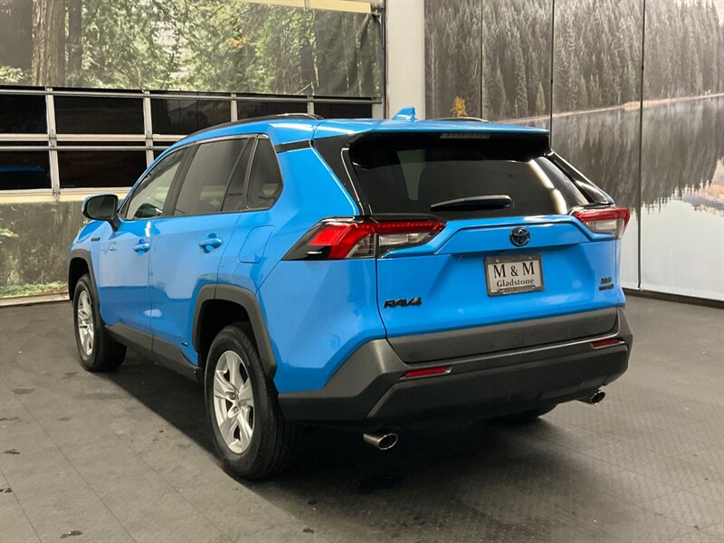 2020 Toyota RAV4 Hybrid XLE Sport Utility AWD / ONLY 17,000 MILES  1-OWNER LOCAL / Heated Seats / backup Camera / Beautiful Condition - Photo 7 - Gladstone, OR 97027