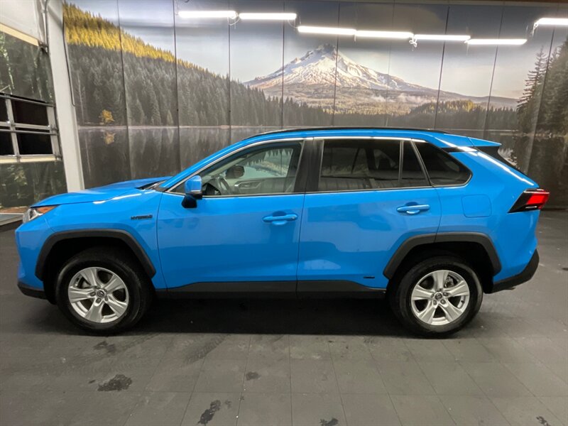 2020 Toyota RAV4 Hybrid XLE Sport Utility AWD / ONLY 17,000 MILES  1-OWNER LOCAL / Heated Seats / backup Camera / Beautiful Condition - Photo 3 - Gladstone, OR 97027