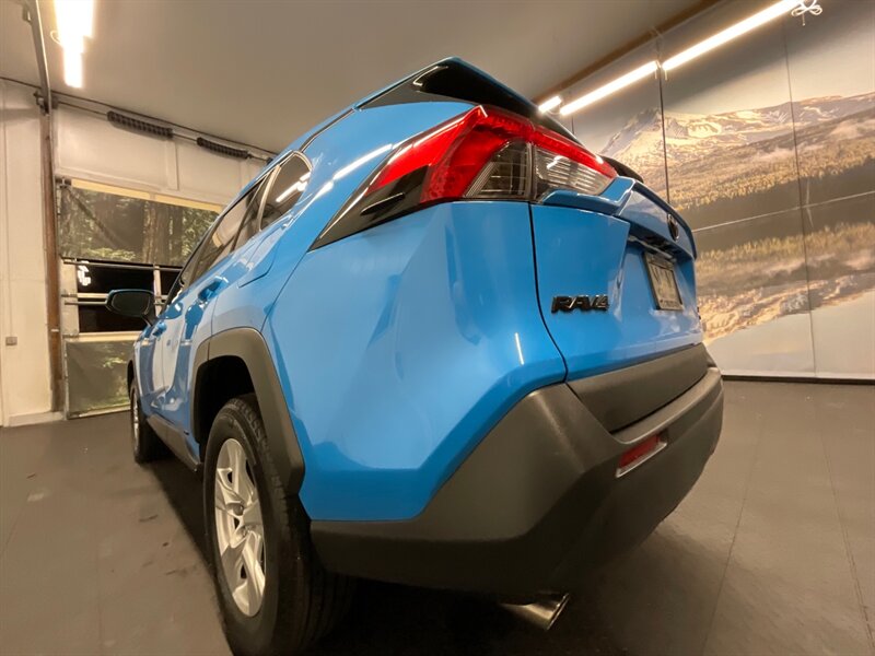 2020 Toyota RAV4 Hybrid XLE Sport Utility AWD / ONLY 17,000 MILES  1-OWNER LOCAL / Heated Seats / backup Camera / Beautiful Condition - Photo 12 - Gladstone, OR 97027
